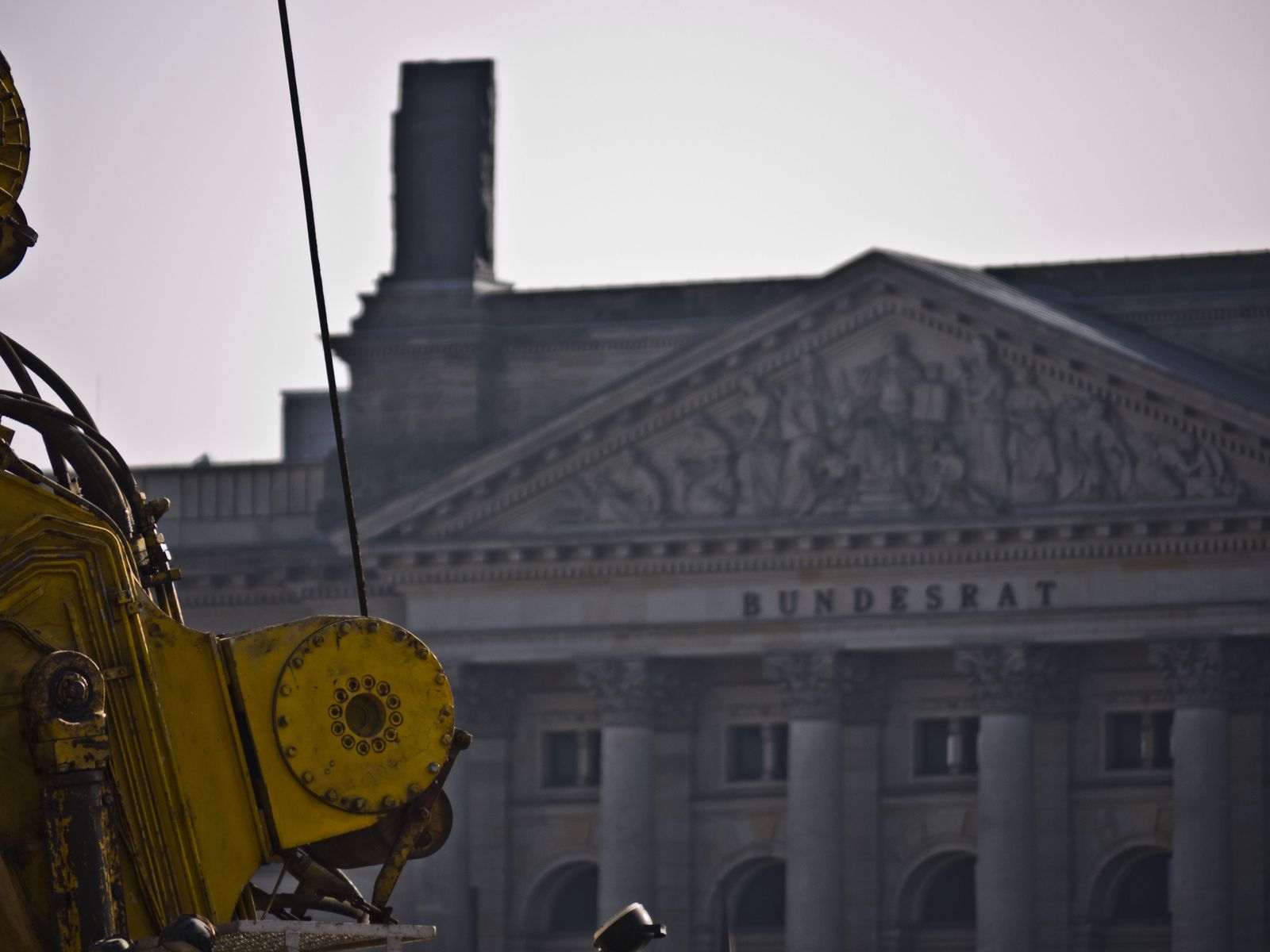 Berlin-Kran vor Bundesrat